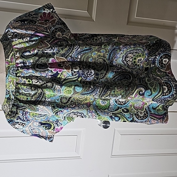 TALBOTS, Paisley print blouse size 16. Cap sleeves.  Polyester multiple colors. - Picture 7 of 8